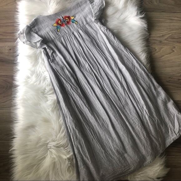 THML Embroidered Floral Dress Flutter Sleeves Sz M - Picture 5 of 7